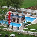 Bacva With Pool Gæstehus 3*