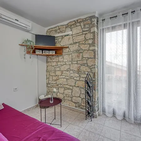 Bacva With Pool Visnjan