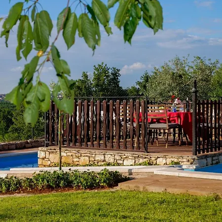 Bacva With Pool * Visnjan