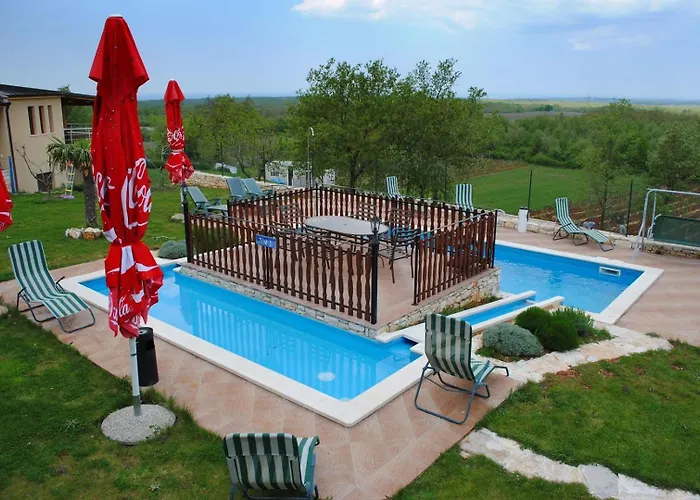 게스트하우스 Bacva With Pool