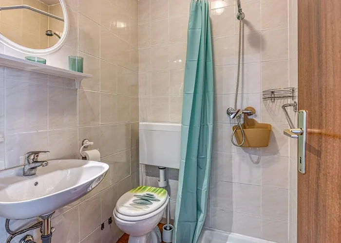 게스트하우스 Bacva With Pool Višnjan