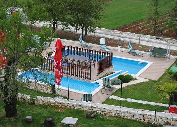 Bacva With Pool 게스트하우스 3*